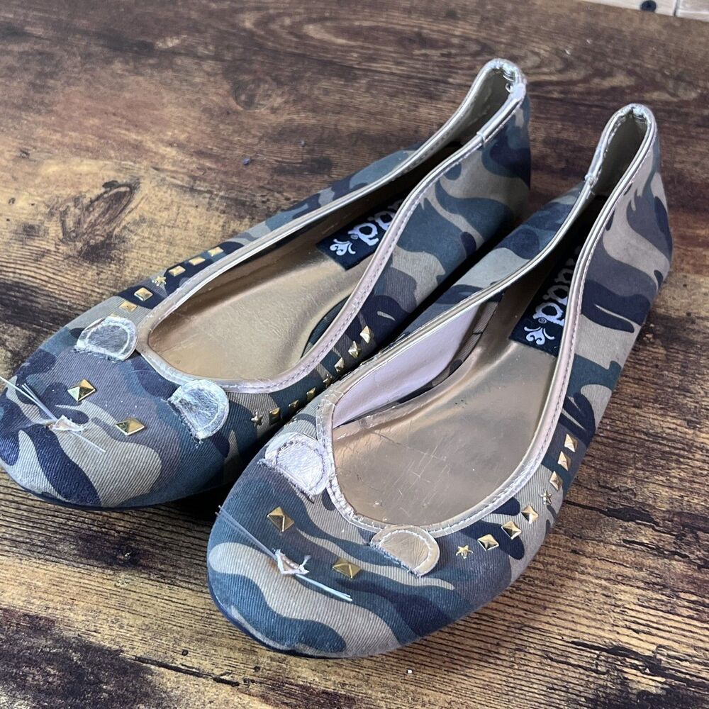 Mudd Camo Mouse Studded Flats Womens Shoes 9.5